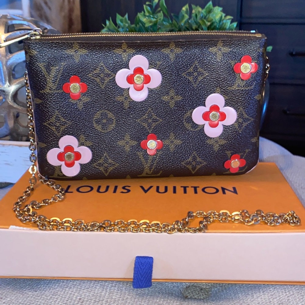 LOUIS VUITTON Monogram Blooming Flowers Double Zip Pochette